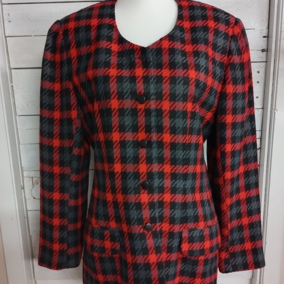 Cappagallo Jackets & Blazers - Cappagallo Vintage Red Plaid Wool Blend Blazer Jacket Size 8 with Shoulder Pads.